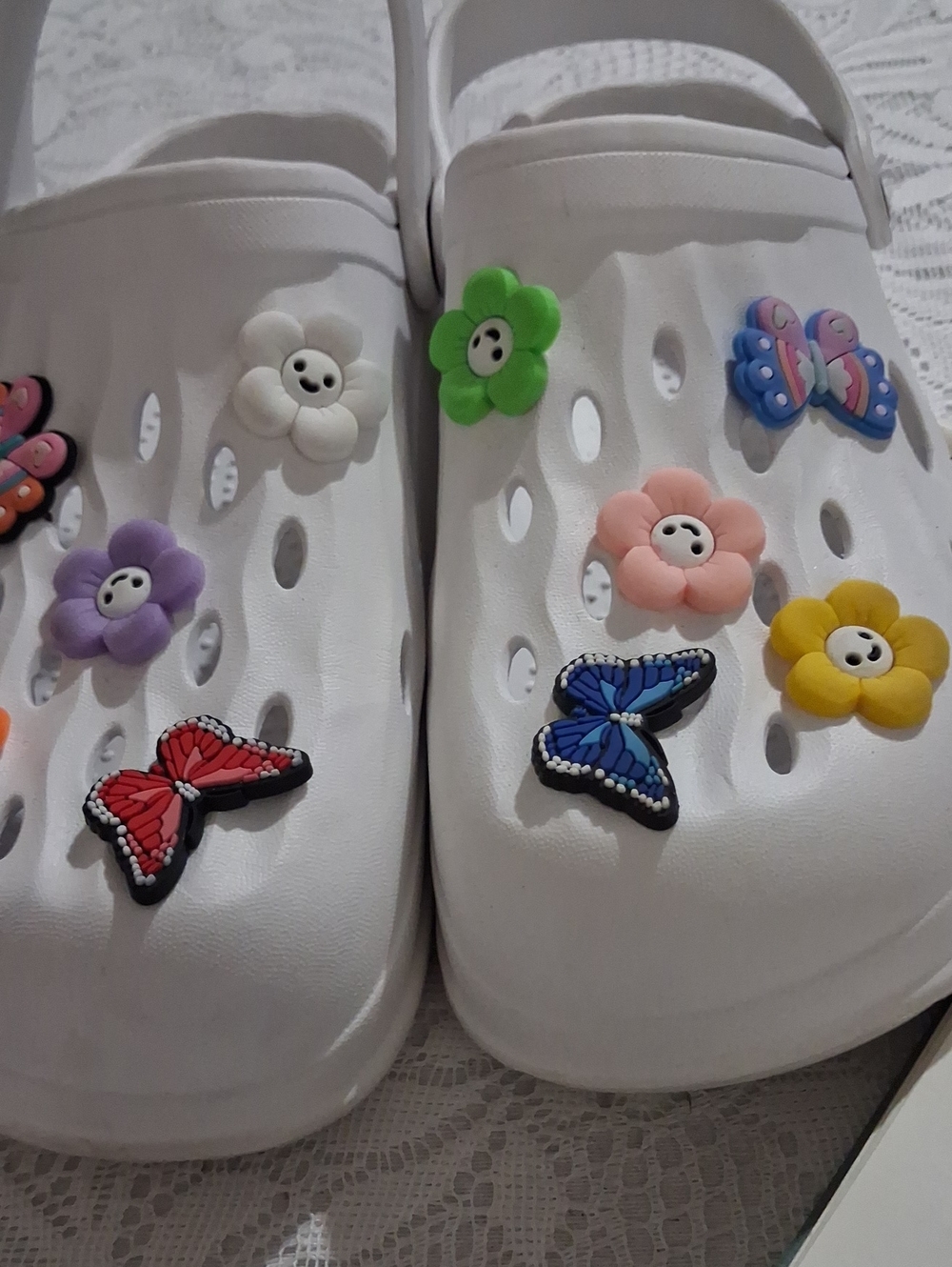 Girls  Whte Clog-Crocs Flowerl & Butterfly Charms